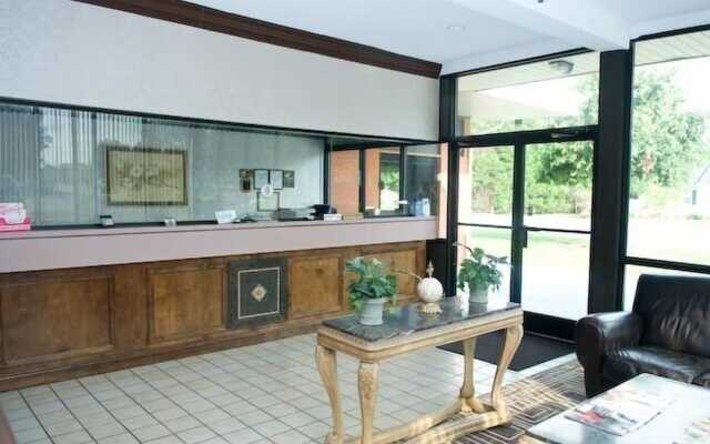 Guest Lodge Pageland