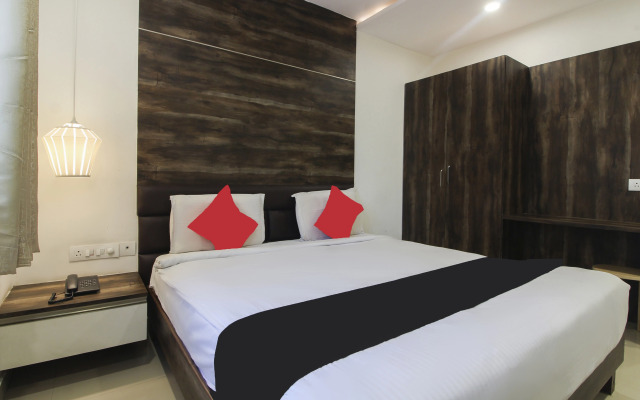 Apple Tree Inn by OYO Rooms