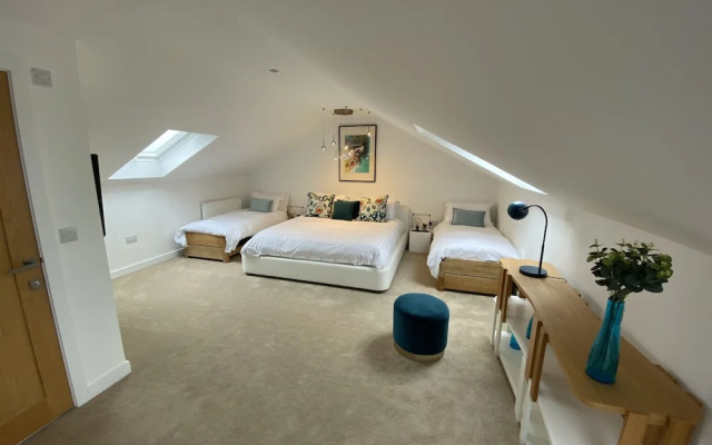 Captivating 4-bed House in Lincoln