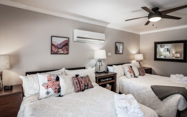 Rustic Pines Retreat