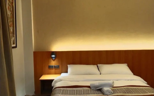 Sarojus Farmview Hotel