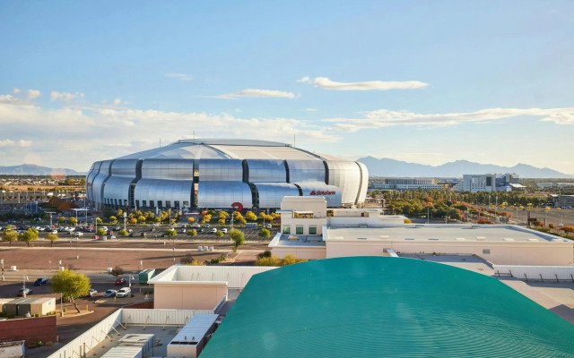 Renaissance® Phoenix Glendale Hotel & Conference Center