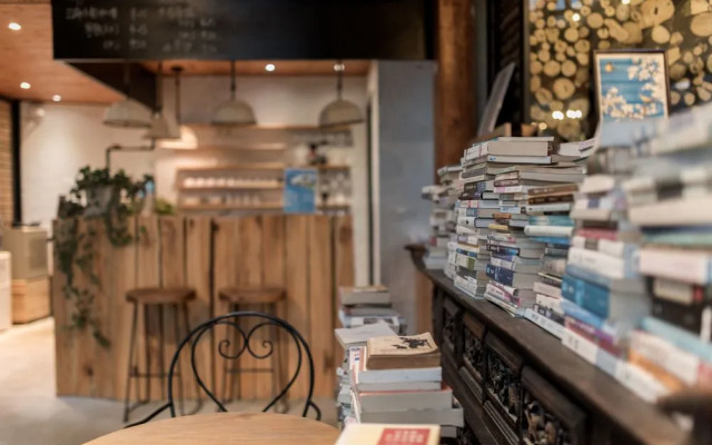 Zizai Garden Traveling with Hotel