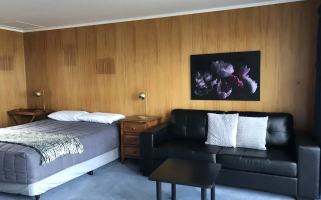 The Kaka Point Motels