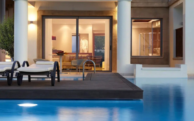 The Ixian Grand & All Suites Hotel