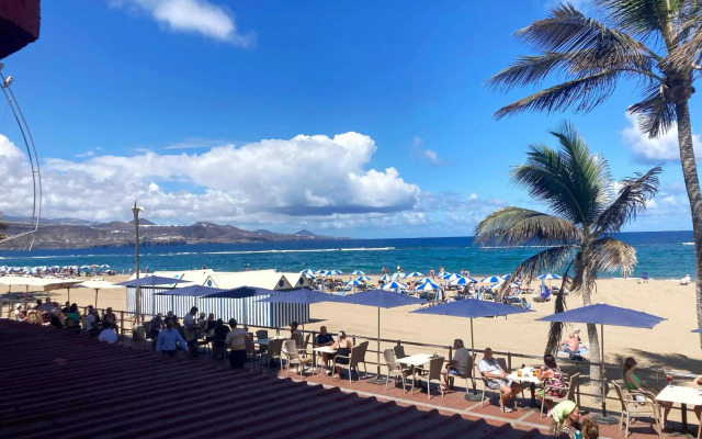 OceanFront Flat I by Canary365