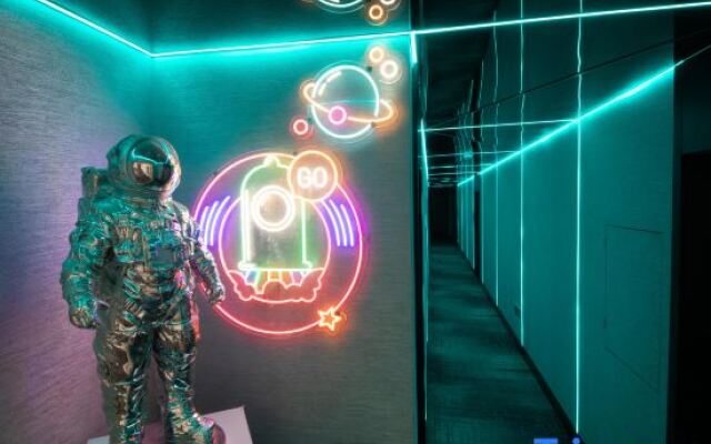 Pisces E-sports Hotel