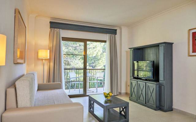 Zafiro Cala Mesquida Hotel