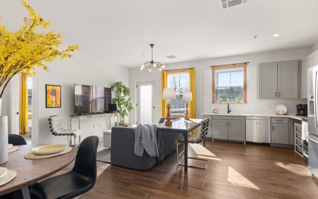 610ux113 2 Bedroom Condo