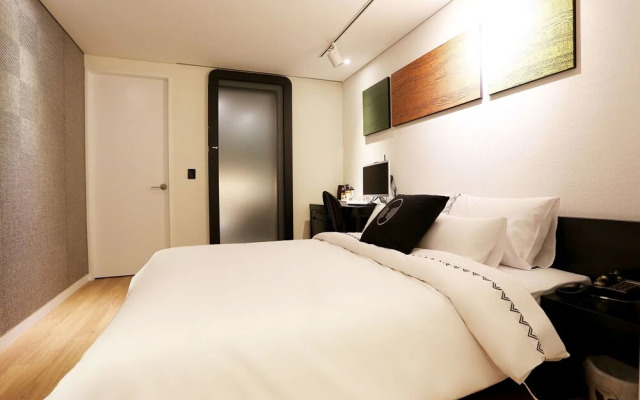 Mari Hotel