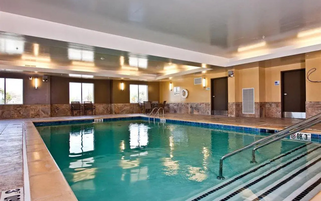 Holiday Inn Express Hotel & Suites Newton