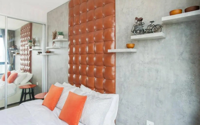 iCity 1Bedroom Apt Near Mall FREE PARKING & WIFI