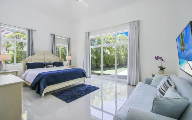 Golf Villa in Bavaro - Pool, Jacuzzi, Staff