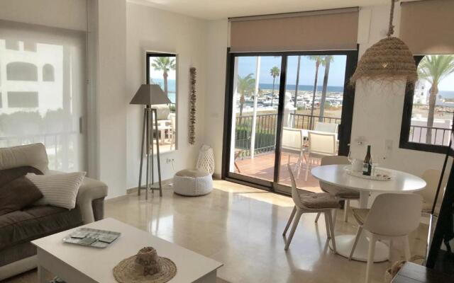 2204-Luxury apt on the beach,new,on duquesa port!