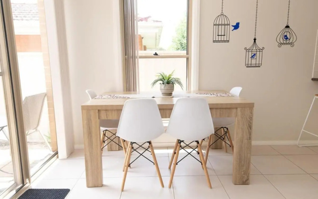 Franklin Villa, Central, Comfy & Convenient