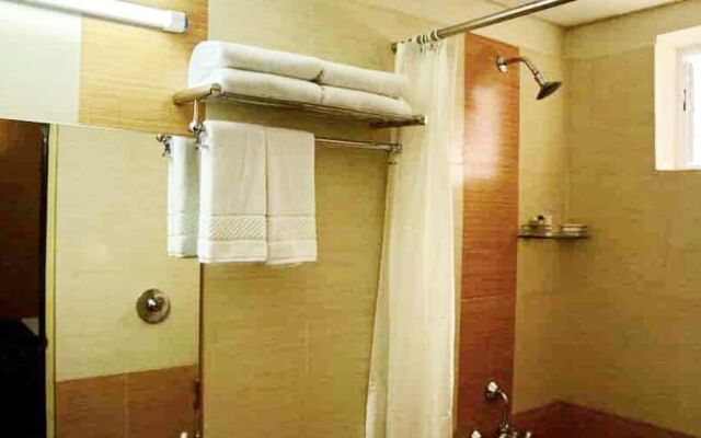Hotel Voyagers 99