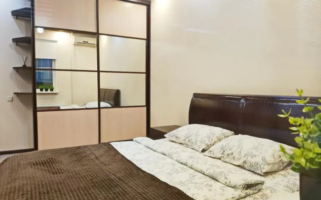 Апартаменты ЗИМА на улице Иосифа Каролинского 16