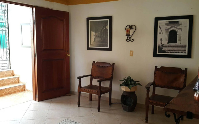Hotel La Casa Amarela