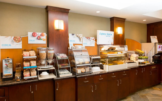 Holiday Inn Express Hotel & Suites Drayton Valley by IHG