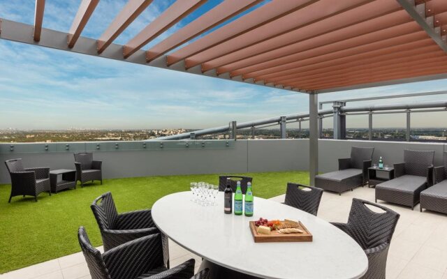 Meriton Suites Carter Street