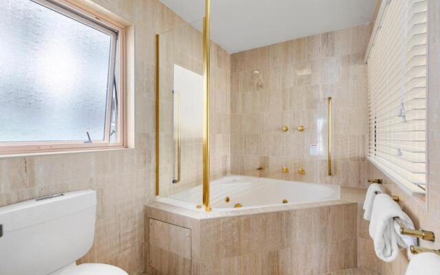 Charlesworth Bay Beach Resort