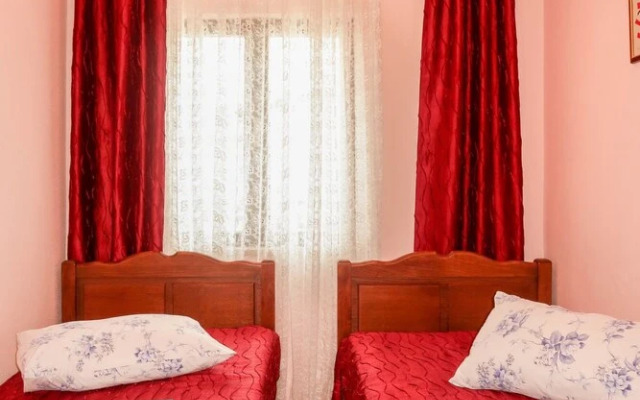 Dilly Pinezi i in Pinezi i