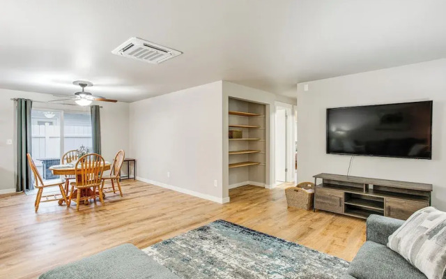 Updated Duplex Home < 1 Mi to Downtown Enumclaw!