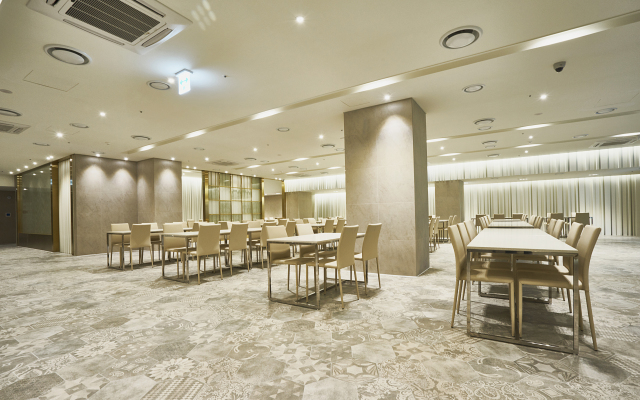Royal Emporium Incheon Airport Hotel