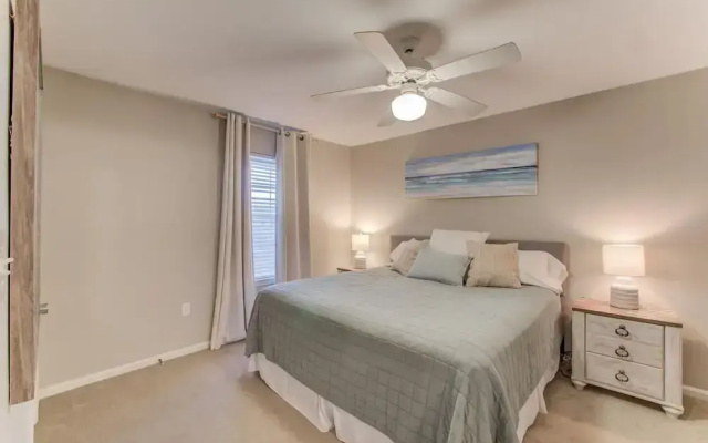 Full Condo w/ Pool & Gym, Sleeps 4