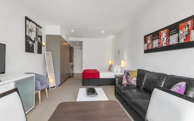 Stunning Spacious Studio In Viaduct Basin