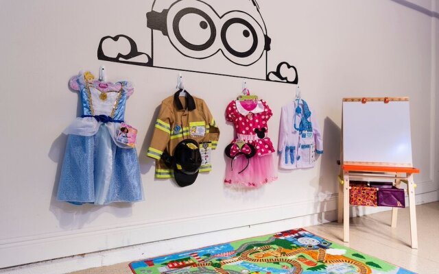 5144 Oakbourne Avenue 5 Bedroom Home by RedAwning