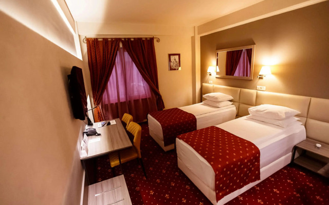 Best Western Plus Lido Hotel