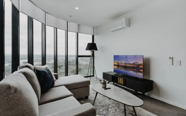 Panoramic Lake View 2-bed With Pool,