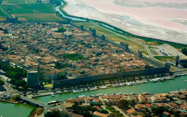 La Maison dans les remparts