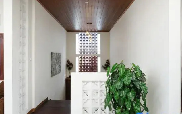 Urbanview Hotel Arta Guna Casa