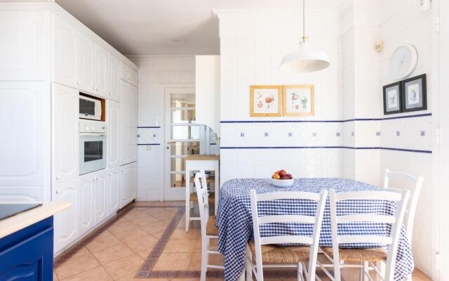 Home2Book Stunning Villa Raquel, Pool & View