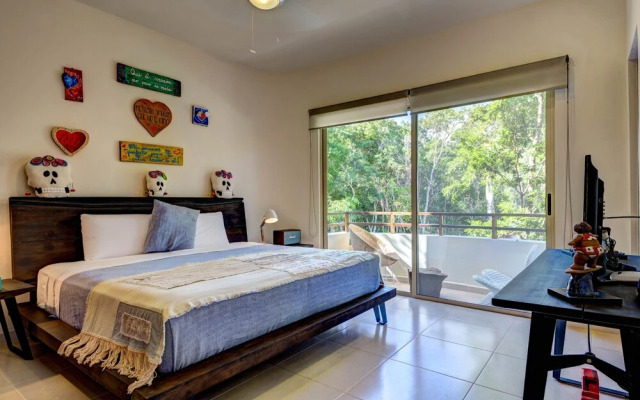 Peggy 2 BDRM apt sleeps 4 balcony