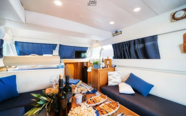 Lullaby boat&breakfast