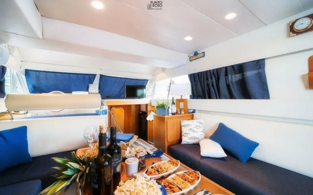Lullaby boat&breakfast