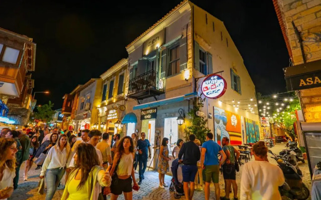 Zeren Alaçatı Butik Otel