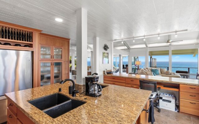 Spindrift Kauai 3 Bedroom Home by RedAwning