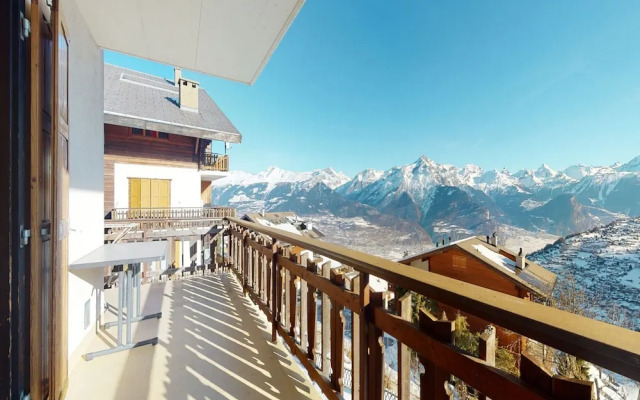 Apartment With Front Balcony