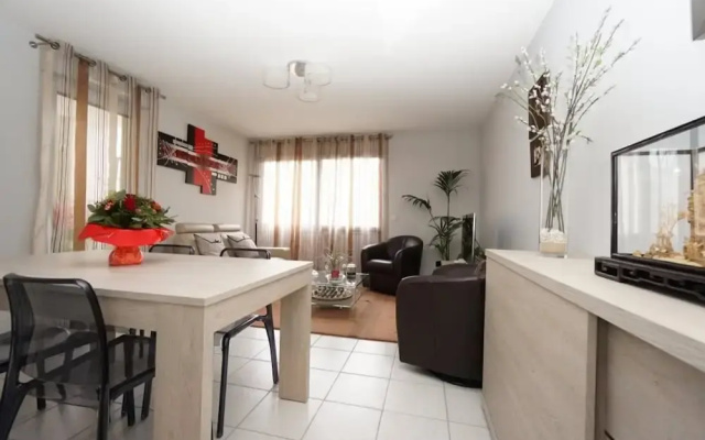 Apartment with 2 Bedrooms in Paris, with Wonderful City View And Wifi