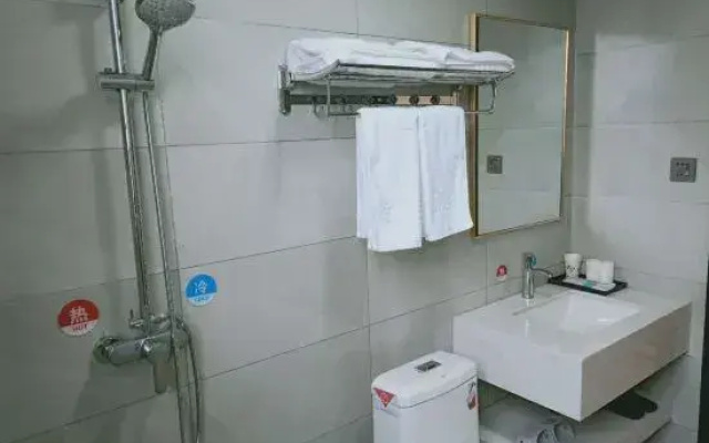 Huilong Hotel