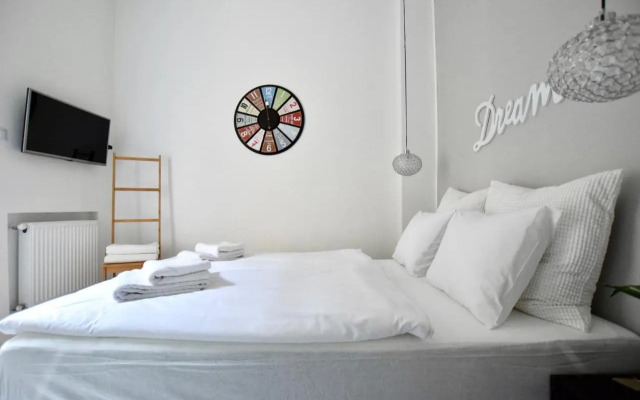 Standard Apartment by Hi5 - Fejer Gyorgy St