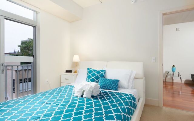 Capitol Hill Fully Furnished Apartments, Sleeps 5-6 Guests