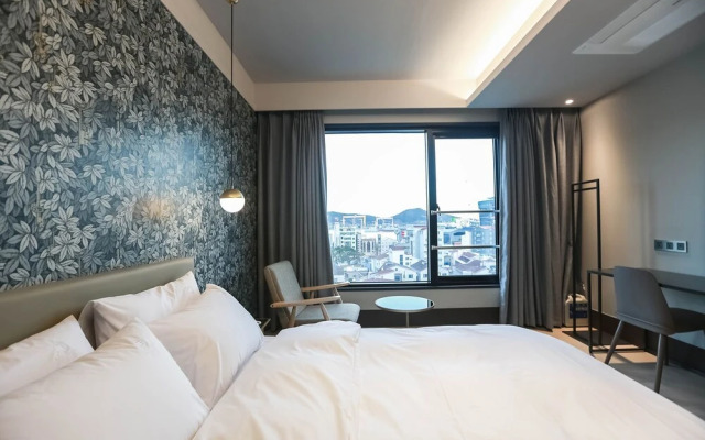 Brown Dot Hotel Geoje