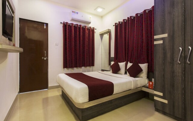 OYO 9906 Hotel Hill Top House