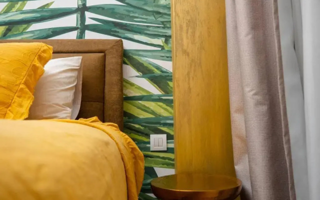 Lake Panorama Loft 5 star Location, Queen Bed, Views