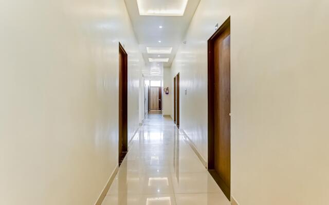 OYO 77121 Hotel Prince Palace